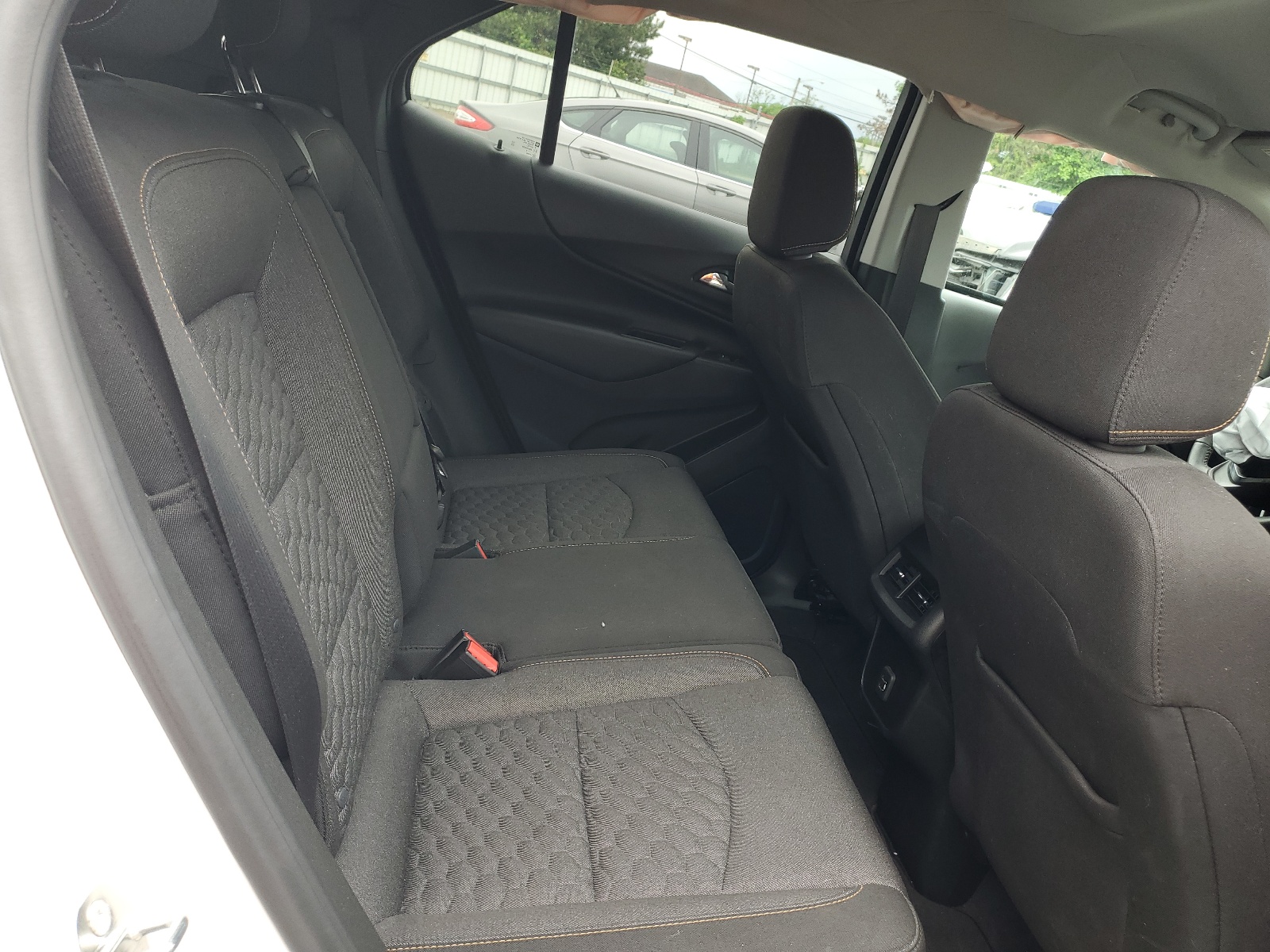 2GNAXKEV8K6231942 2019 Chevrolet Equinox Lt