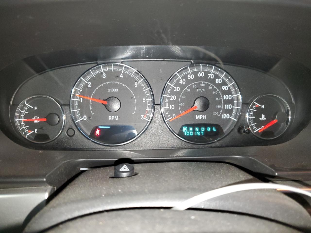 2005 Chrysler Sebring - Image 9