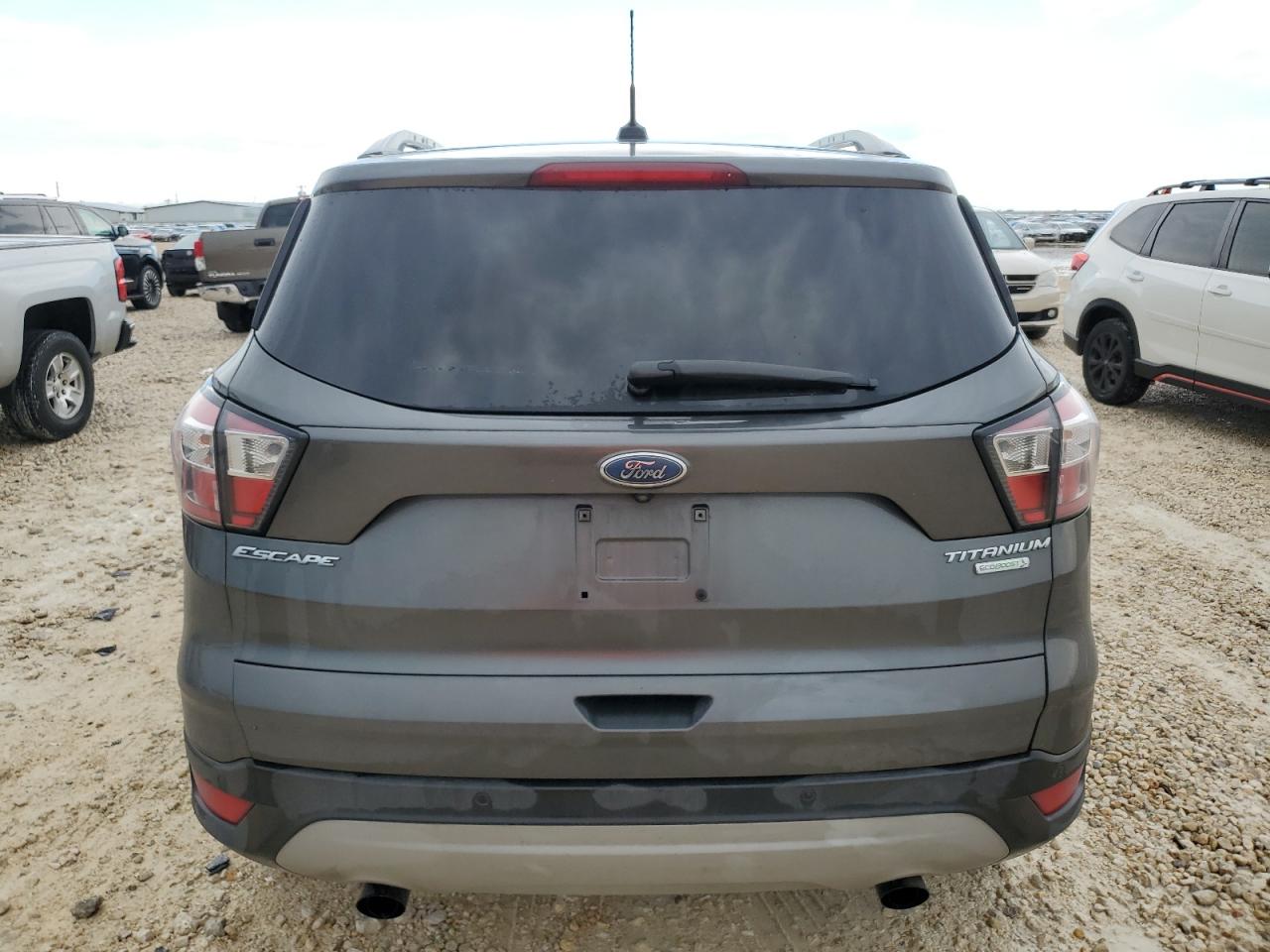 1FMCU0J97HUC24493 2017 Ford Escape Titanium