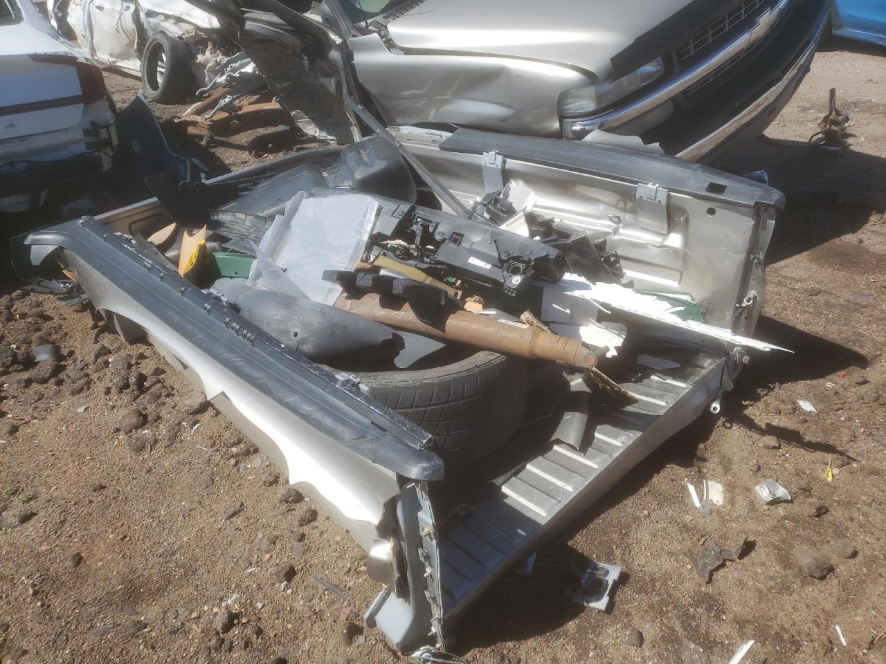 2000 Chevrolet Silverado C1500 VIN: 1GCEC14T1YZ187389 Lot: 53176814