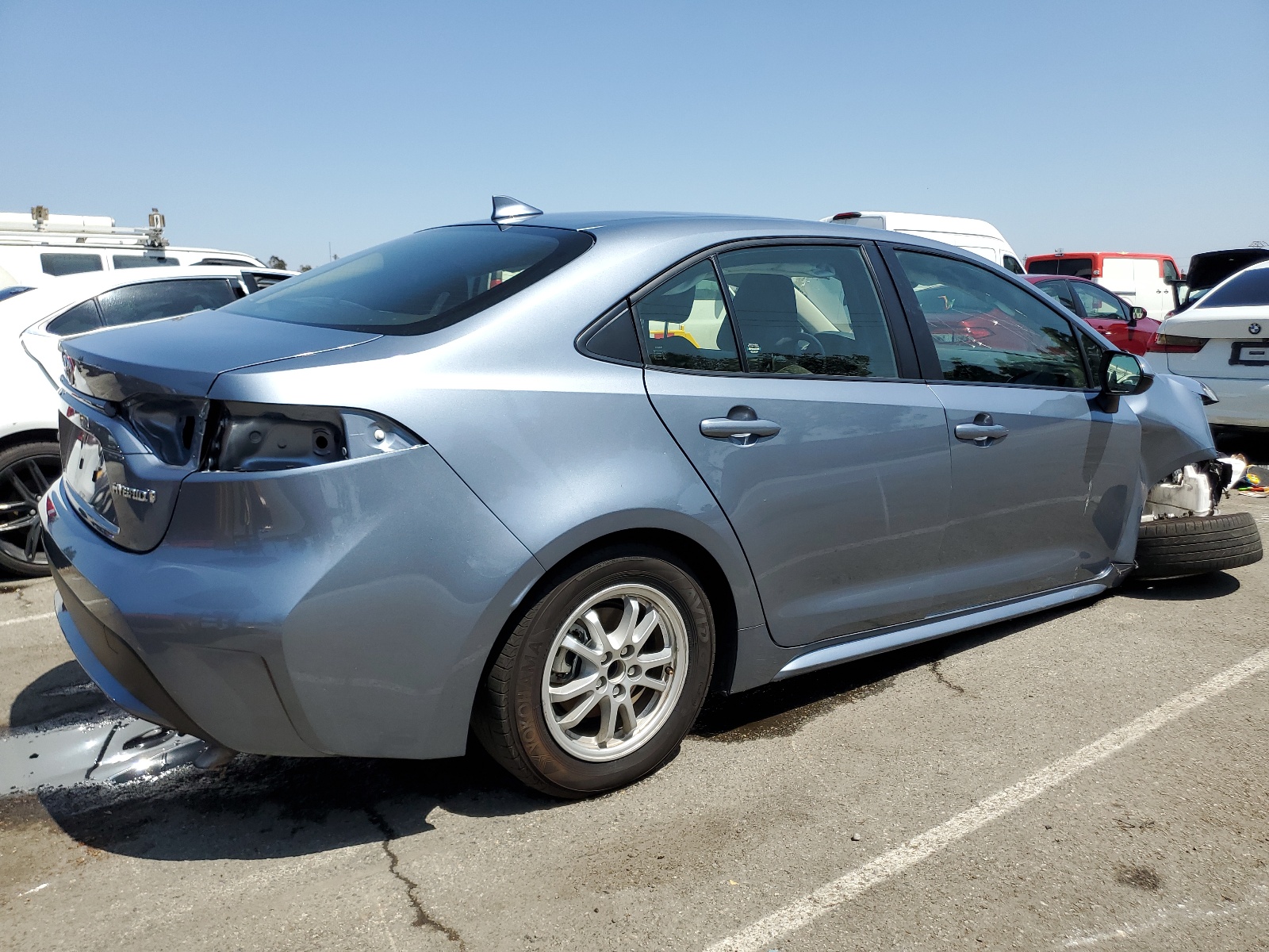 2022 Toyota Corolla Le vin: JTDEAMDE4NJ045654