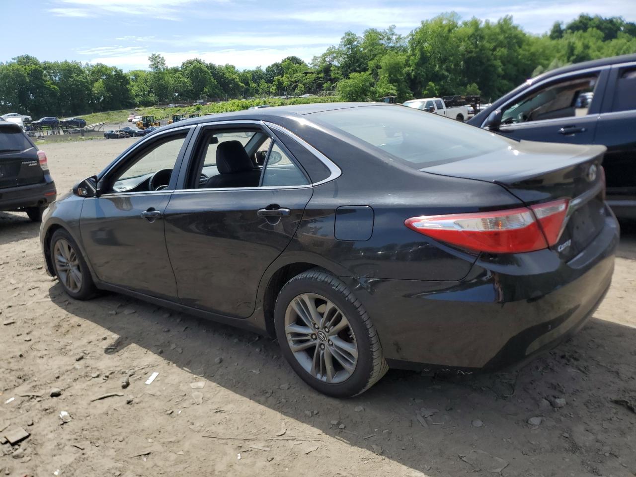 4T1BF1FK9FU487492 2015 TOYOTA CAMRY - Image 2