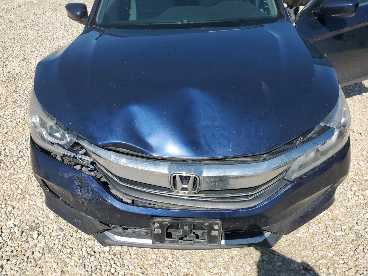 1HGCR2F3XHA138197 2017 Honda Accord Lx