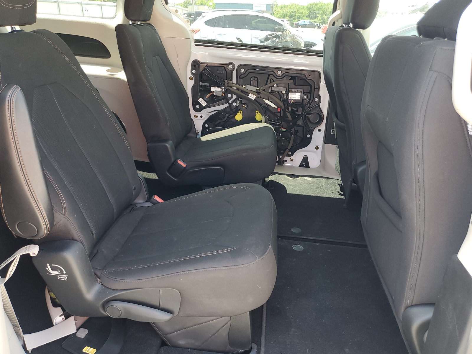 2C4RC1FG6JR128131 2018 Chrysler Pacifica Touring Plus