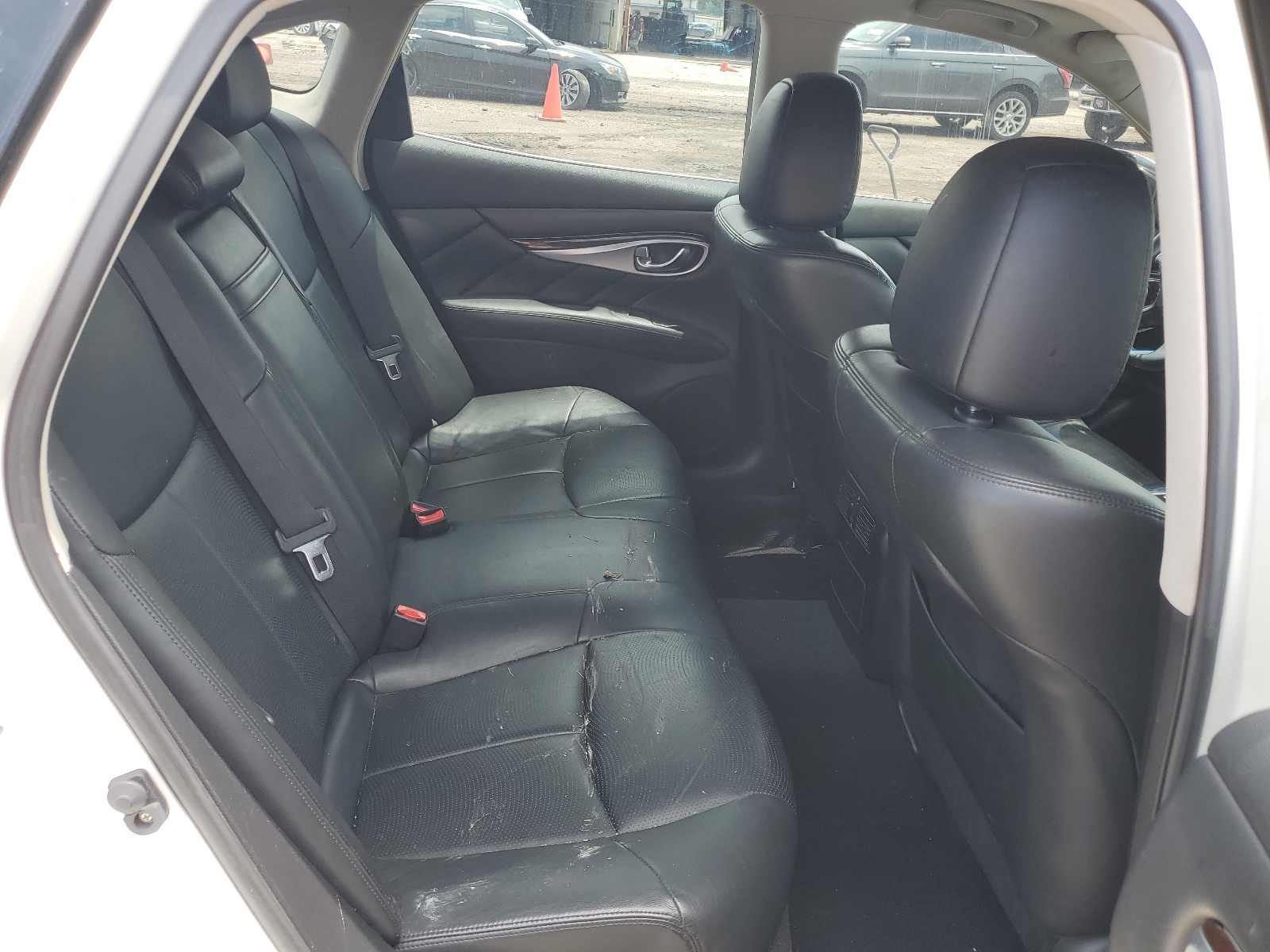 JN1BY1AP2FM541669 2015 Infiniti Q70 3.7