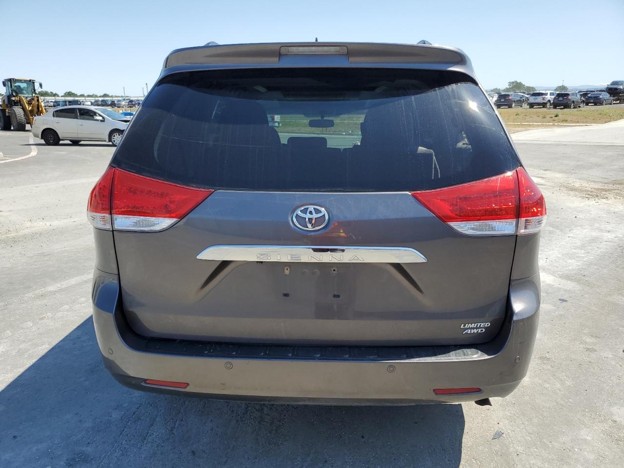 5TDDK3DC8DS059625 2013 Toyota Sienna Xle