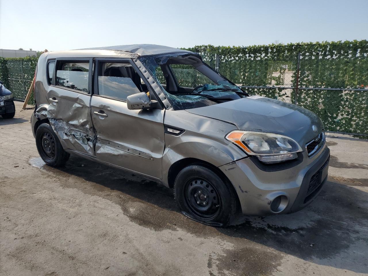 VIN KNDJT2A52D7601537 2013 KIA SOUL no.4