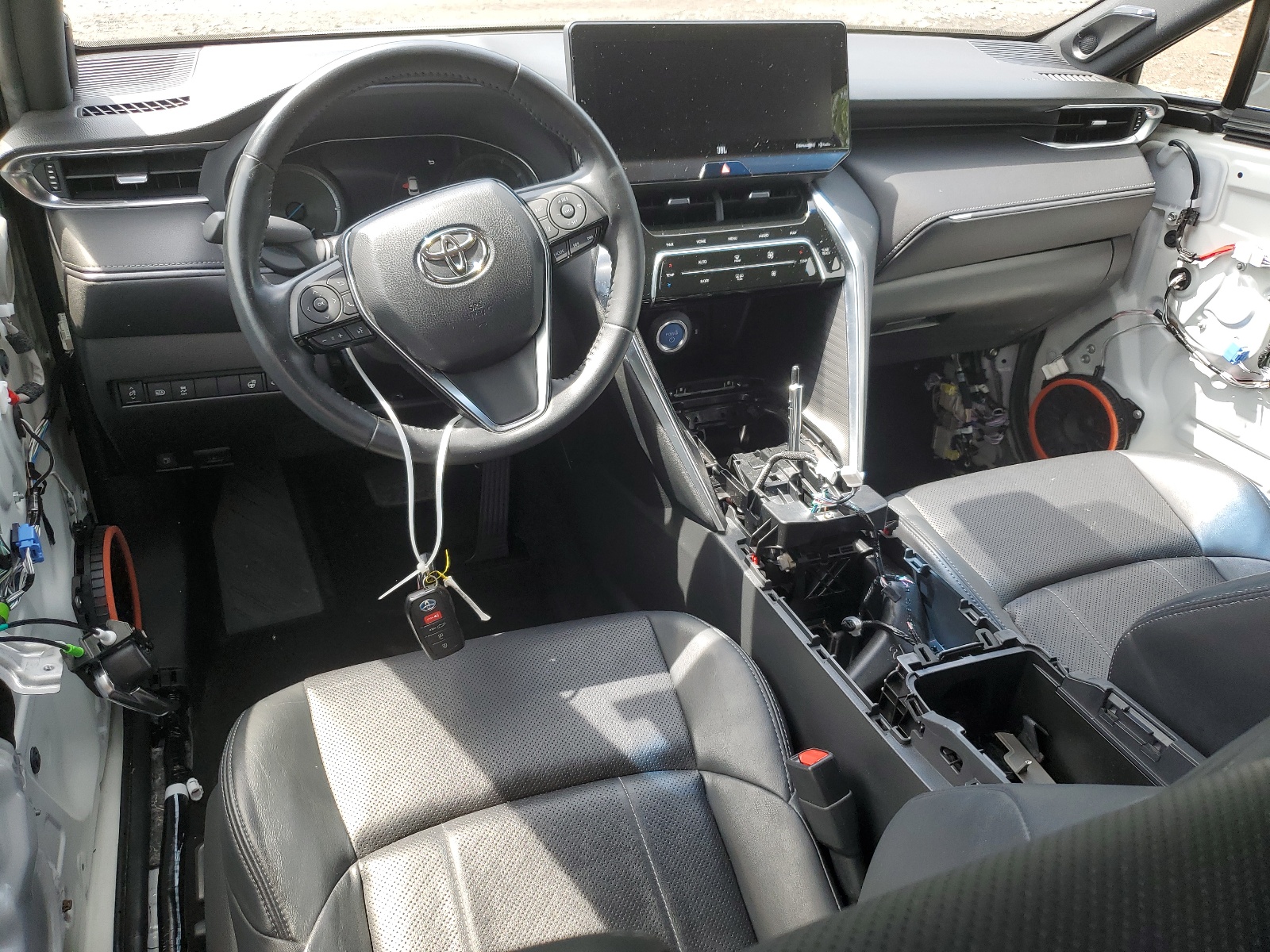 JTEAAAAH9MJ026572 2021 Toyota Venza Le