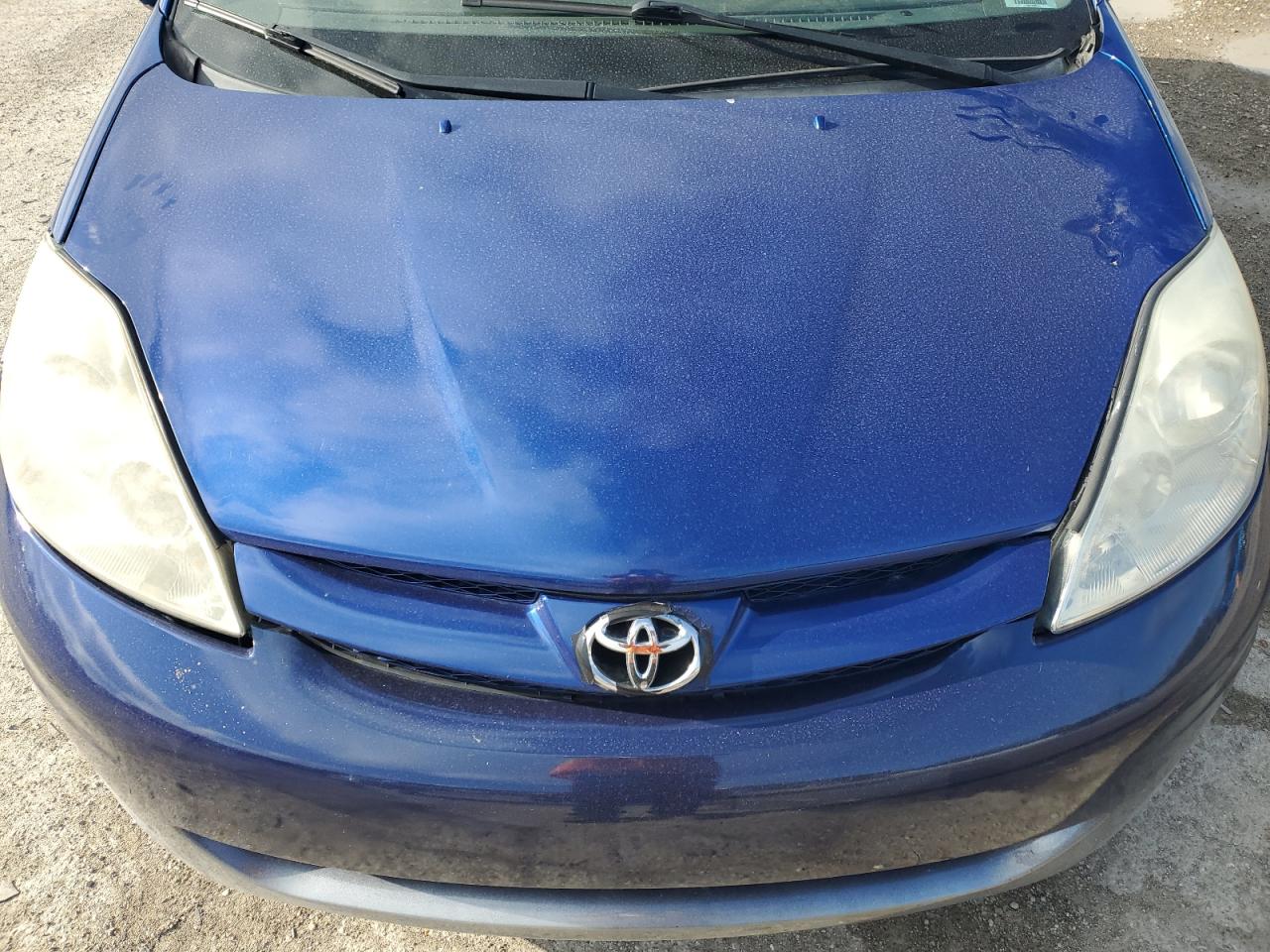 2004 Toyota Sienna - Image 13
