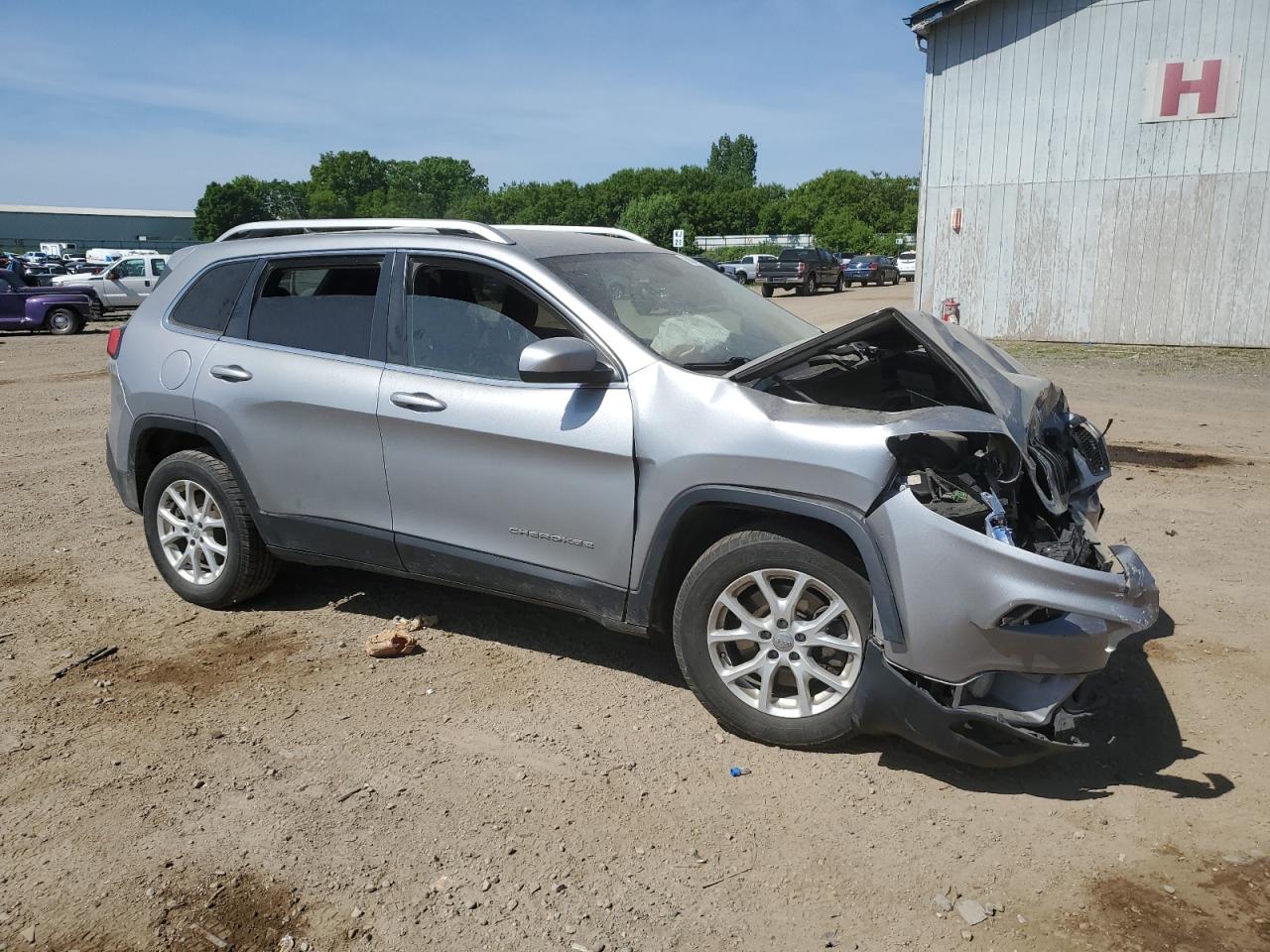 2015 Jeep Cherokee Latitude VIN: 1C4PJMCB3FW653704 Lot: 56047064