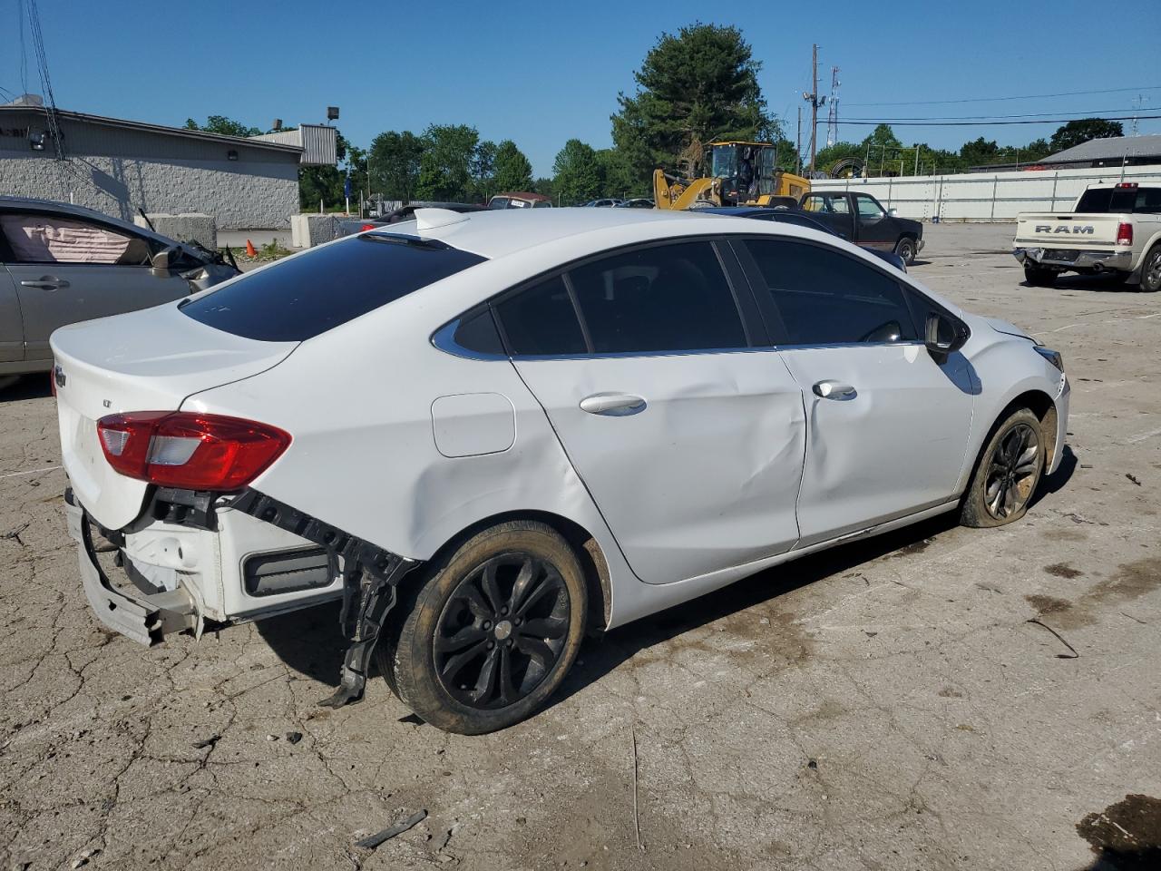 2019 Chevrolet Cruze - Image 3