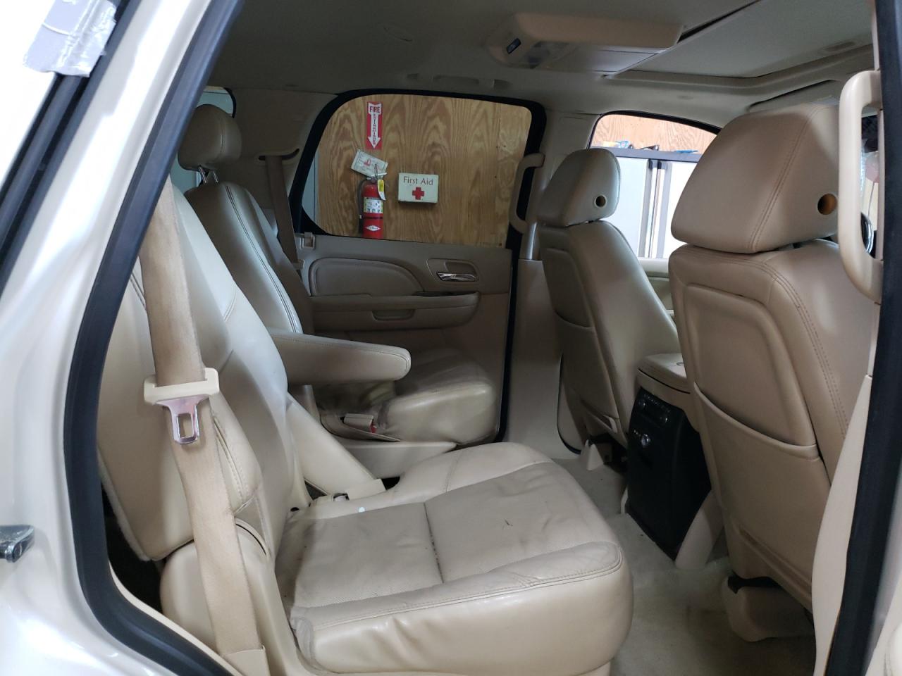 2007 Cadillac Escalade - Image 11