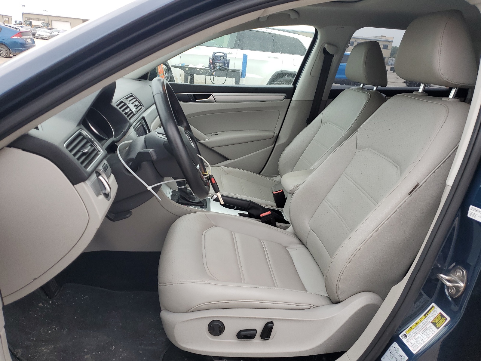 1VWLA7A30KC001434 2019 Volkswagen Passat Wolfsburg