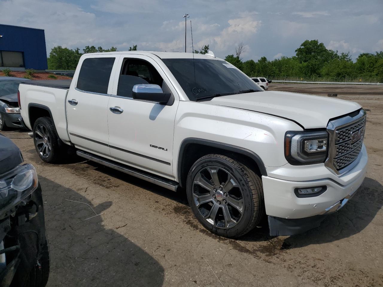 2016 GMC Sierra - Image 4