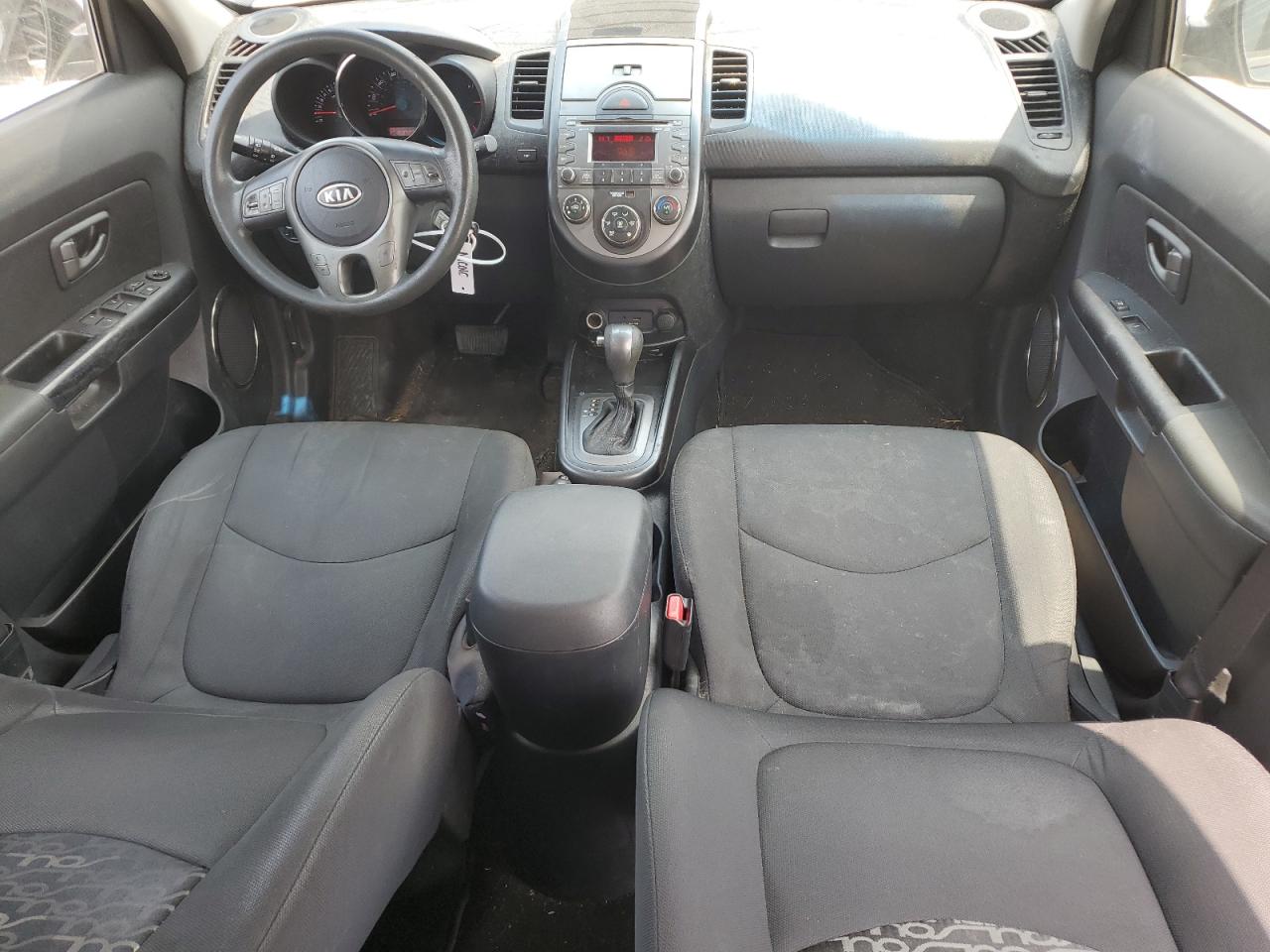 2011 Kia Soul + VIN: KNDJT2A27B7200102 Lot: 56043954