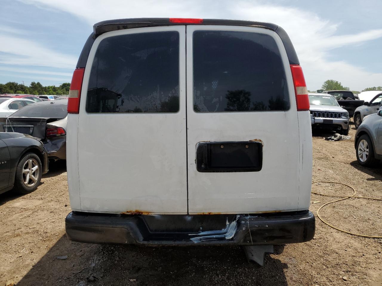 1GCSGAFX3B1142029 2011 Chevrolet Express G1500