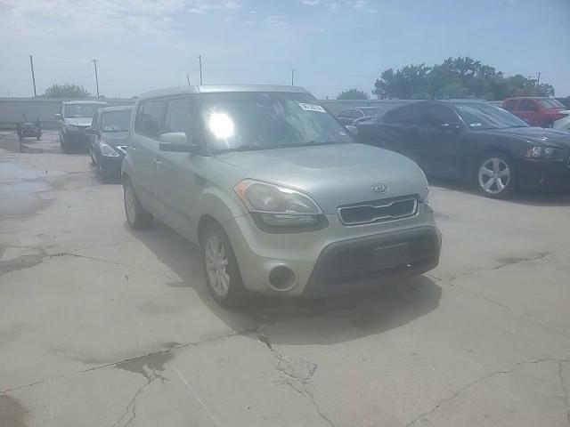 2012 Kia Soul + VIN: KNDJT2A6XC7361712 Lot: 56735274