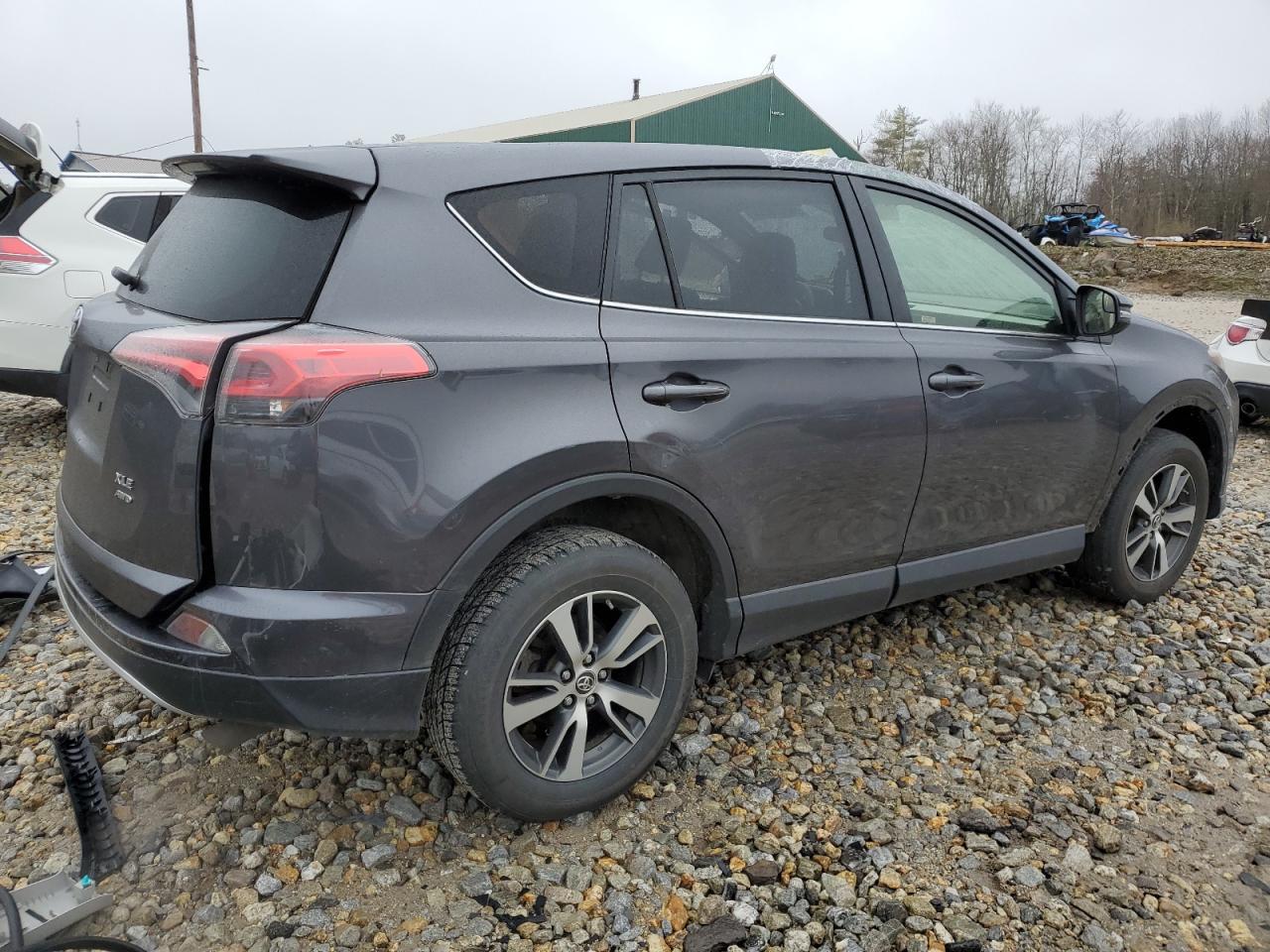 VIN JTMRFREV8GJ096429 2016 TOYOTA RAV4 no.3