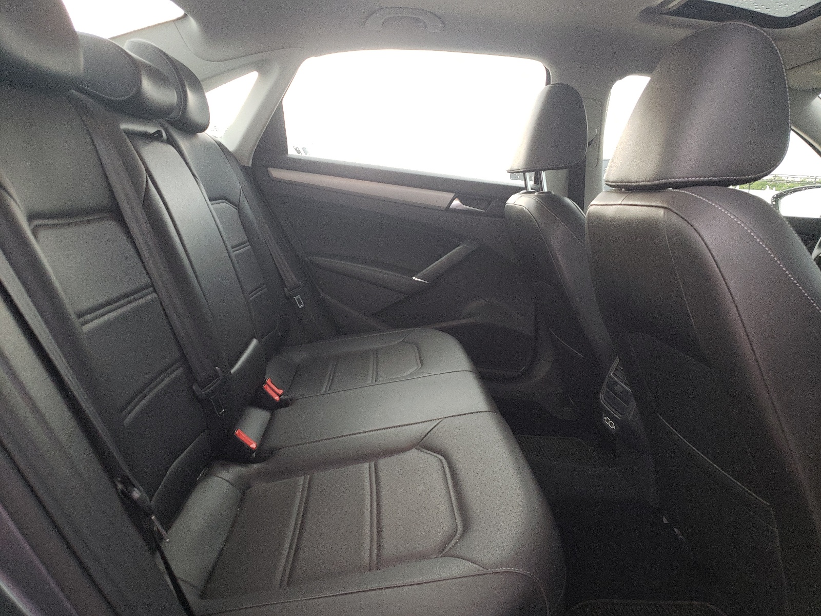 1VWWA7A33LC004570 2020 Volkswagen Passat Se