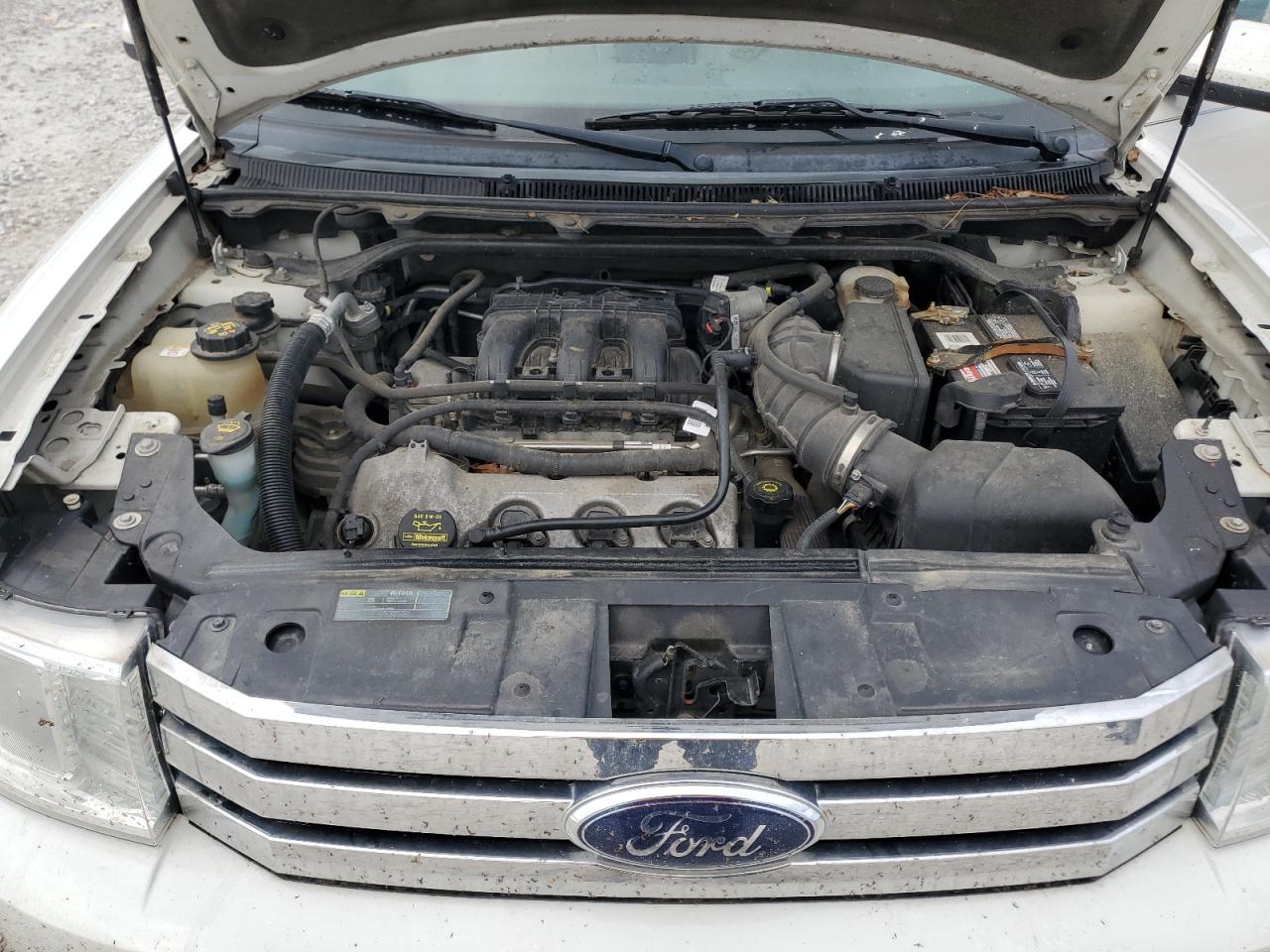 2010 Ford Flex - Image 12
