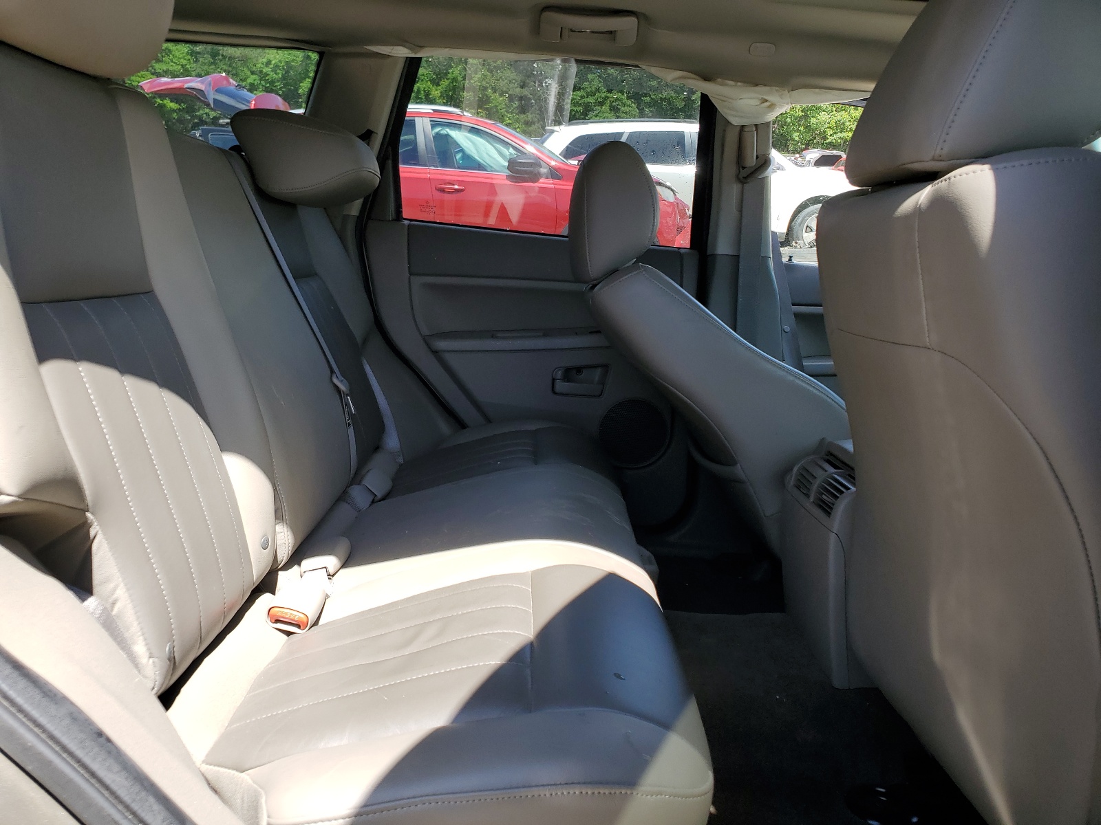 1J8GS48K15C648290 2005 Jeep Grand Cherokee Laredo