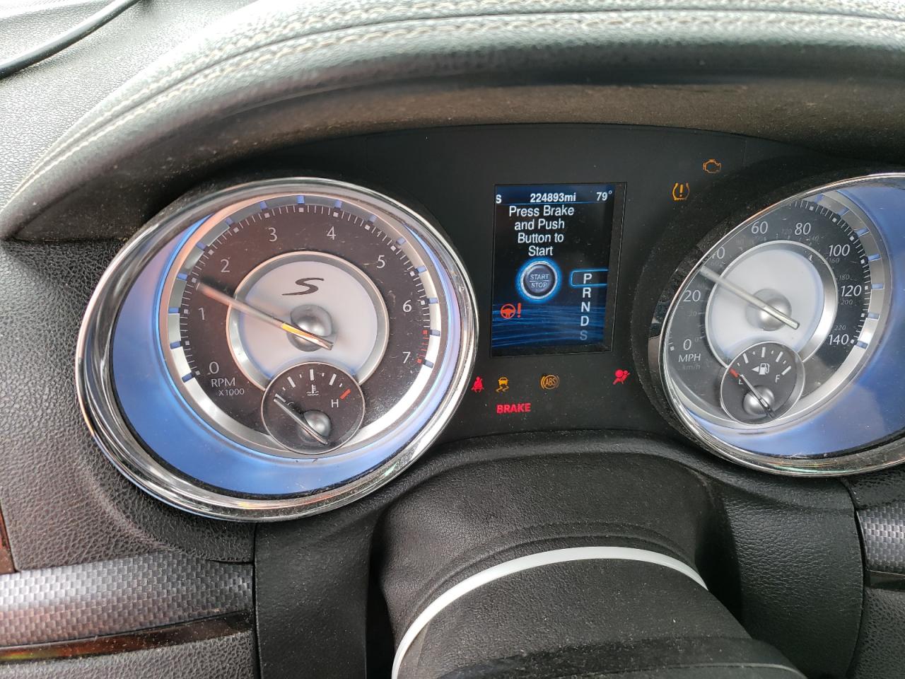 2014 Chrysler 300 - Image 9