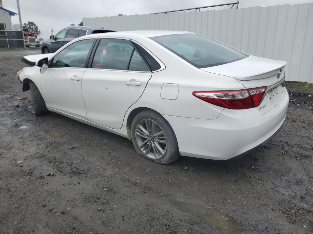 4T1BF1FK9HU807414 2017 TOYOTA CAMRY - Image 2