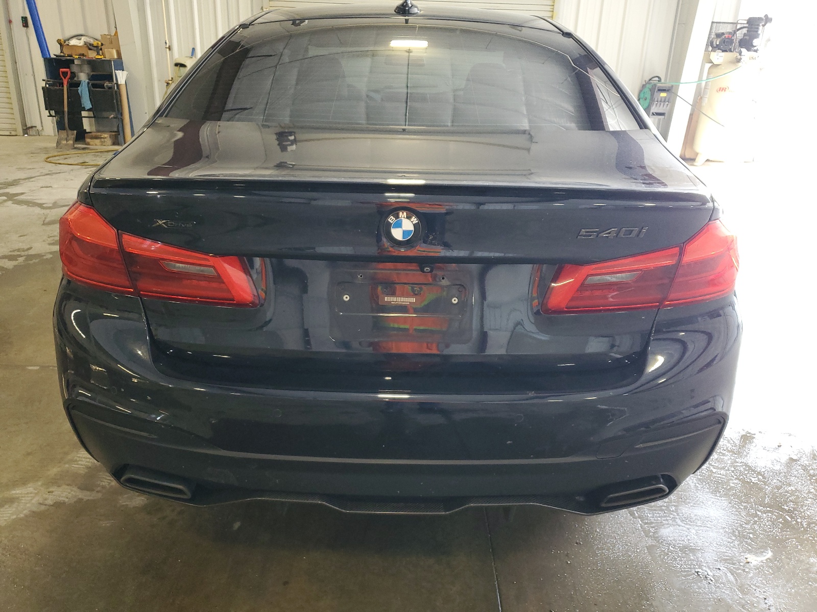 WBAJE7C3XHG890589 2017 BMW 540 Xi