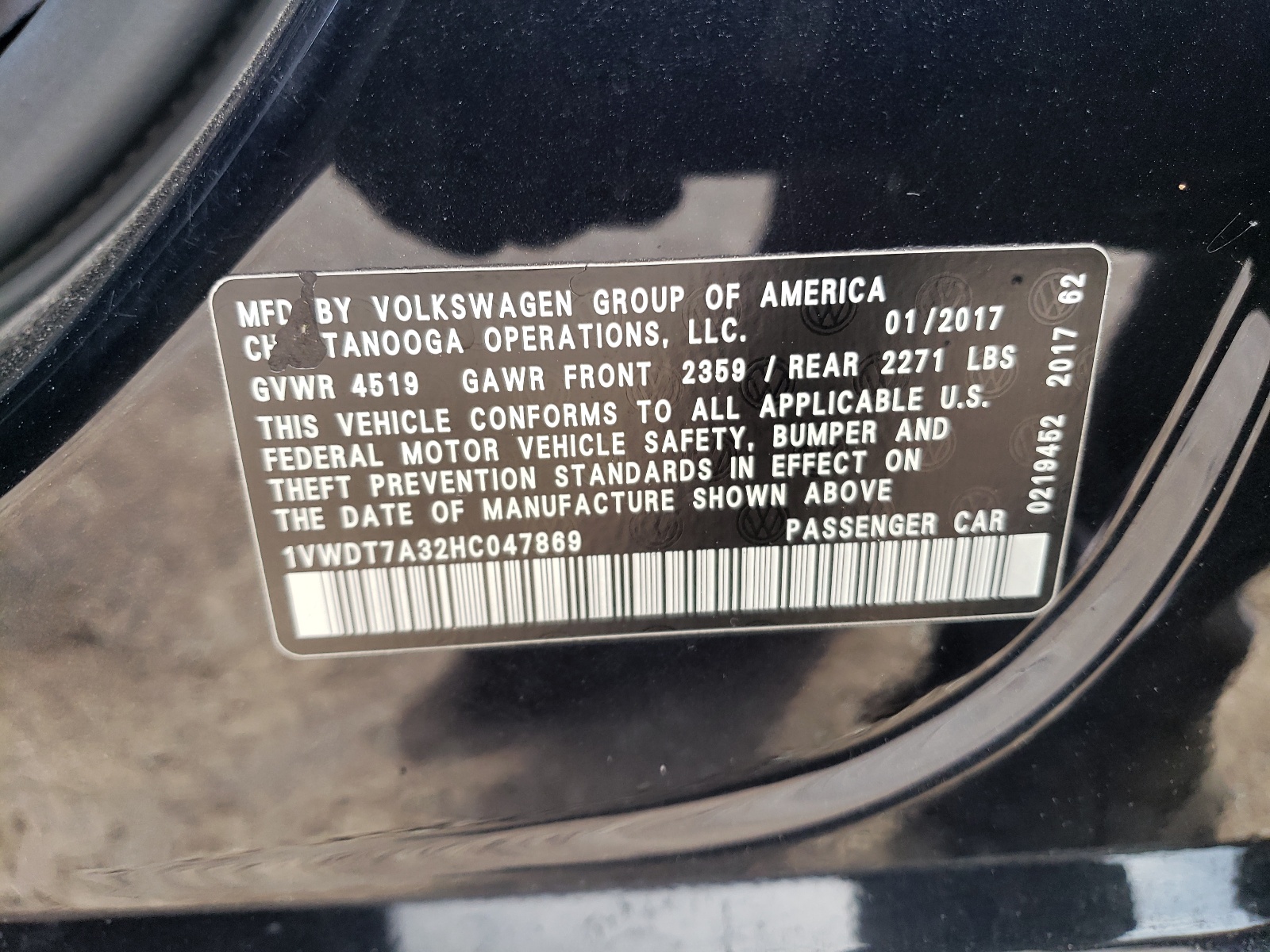 1VWDT7A32HC047869 2017 Volkswagen Passat R-Line