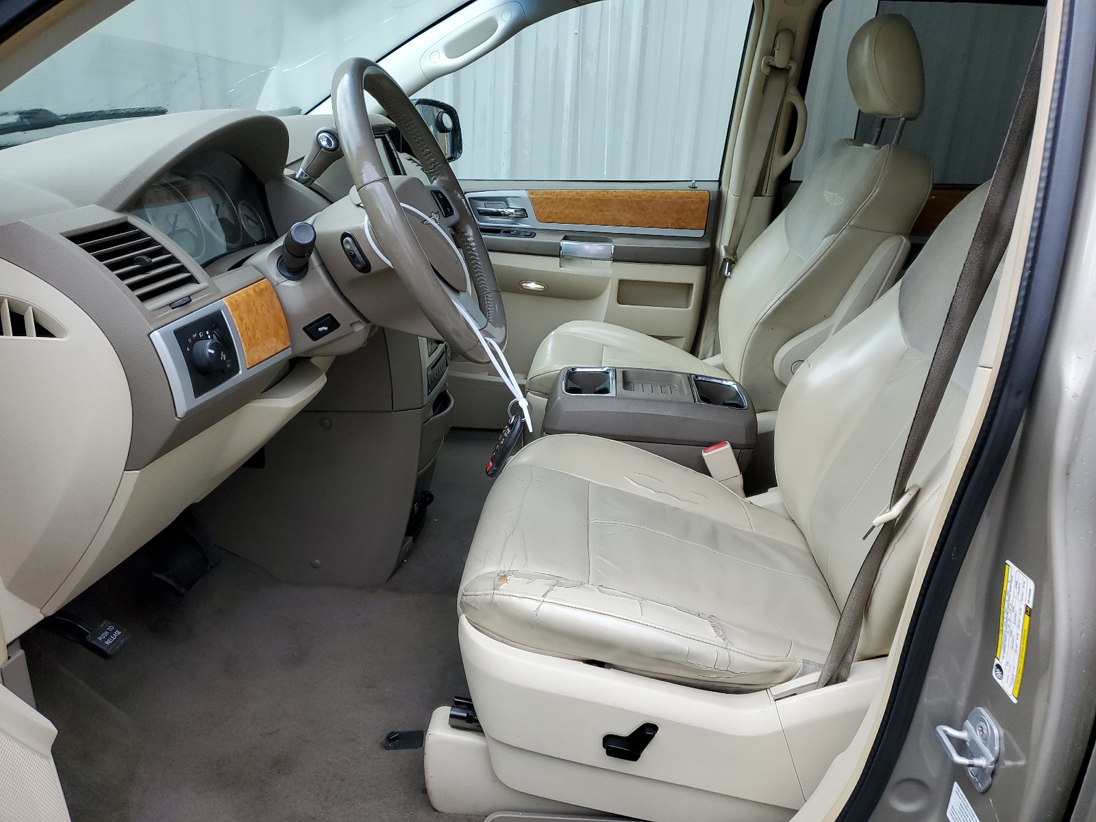 2A8HR64X98R149388 2008 Chrysler Town & Country Limited