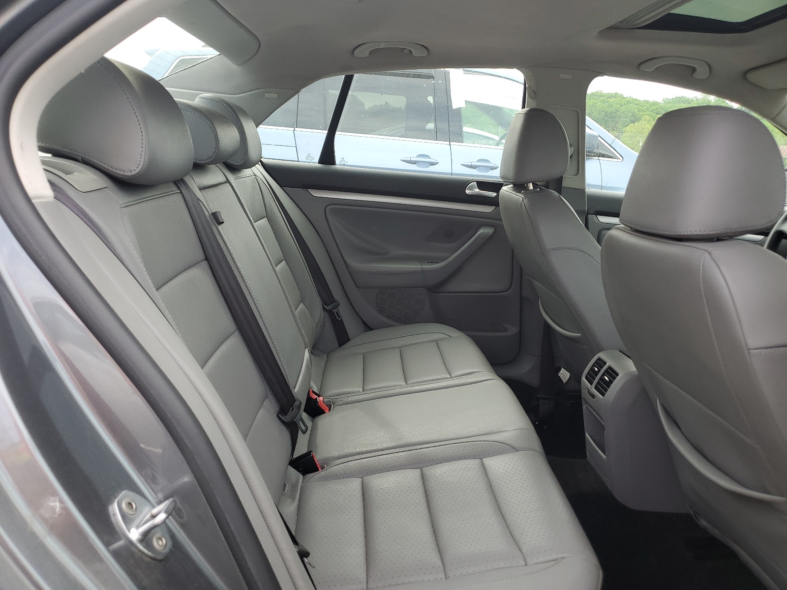 3VWEF71KX7M197535 2007 Volkswagen Jetta Wolfsburg