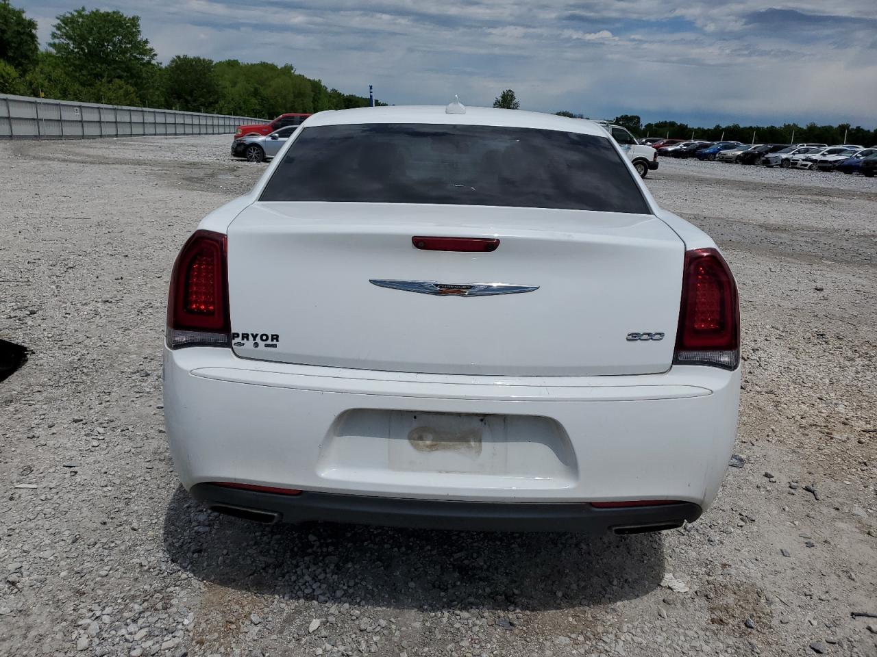 2C3CCAAG2KH610104 2019 Chrysler 300 Touring