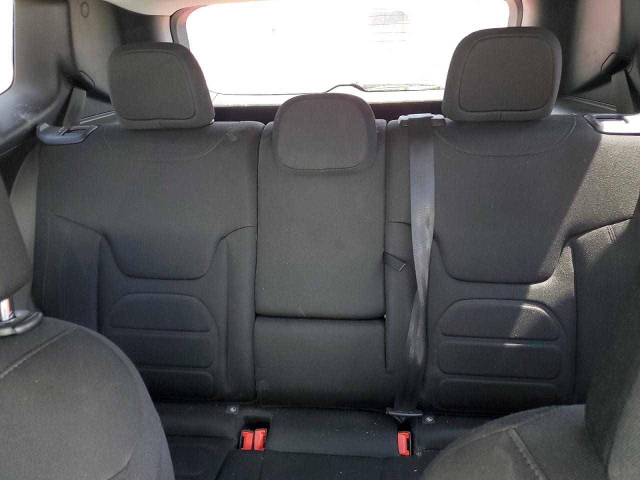 ZACNJABB9KPK23025 2019 Jeep Renegade Latitude