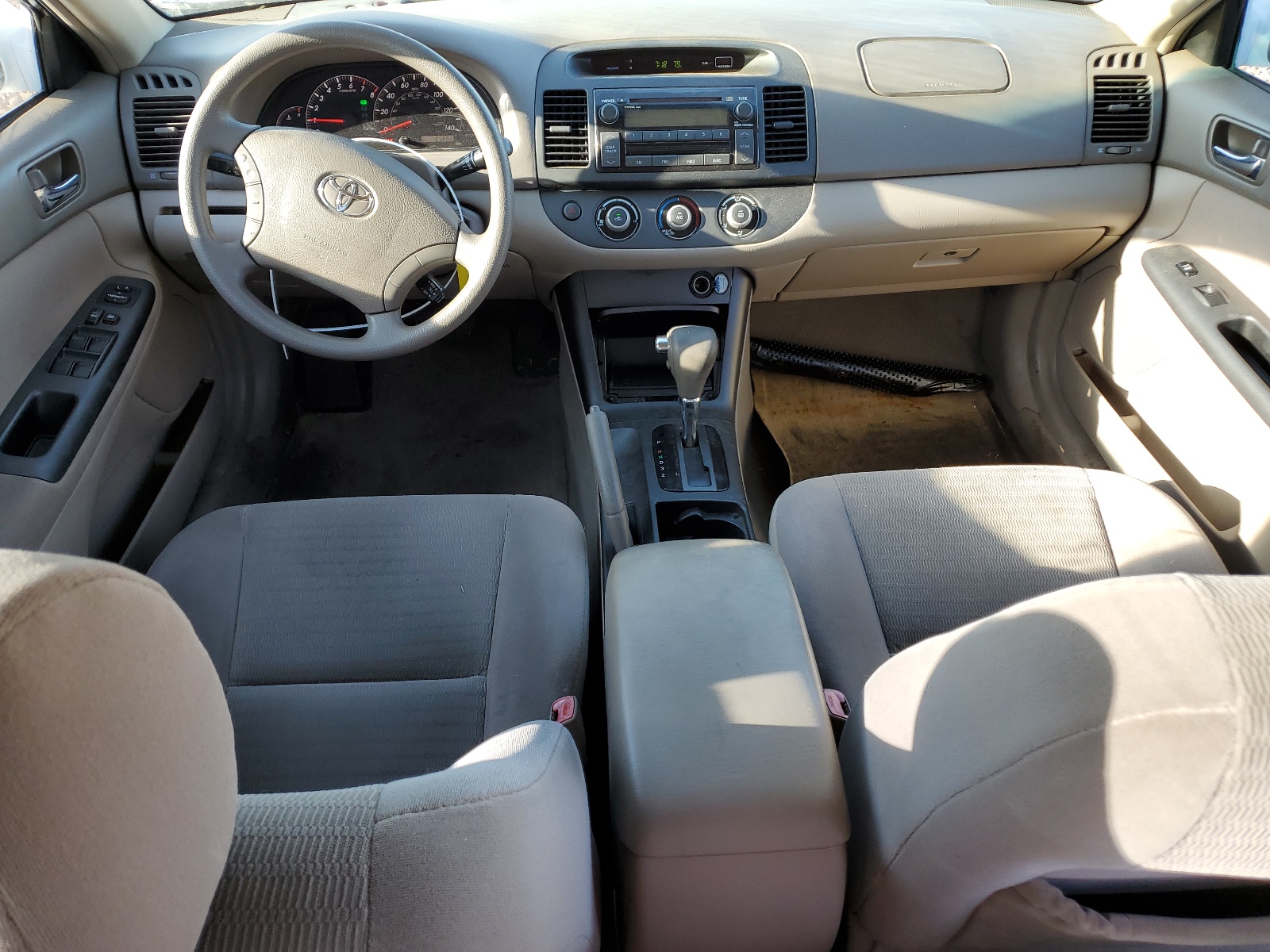 4T1BE30K35U574858 2005 Toyota Camry Le