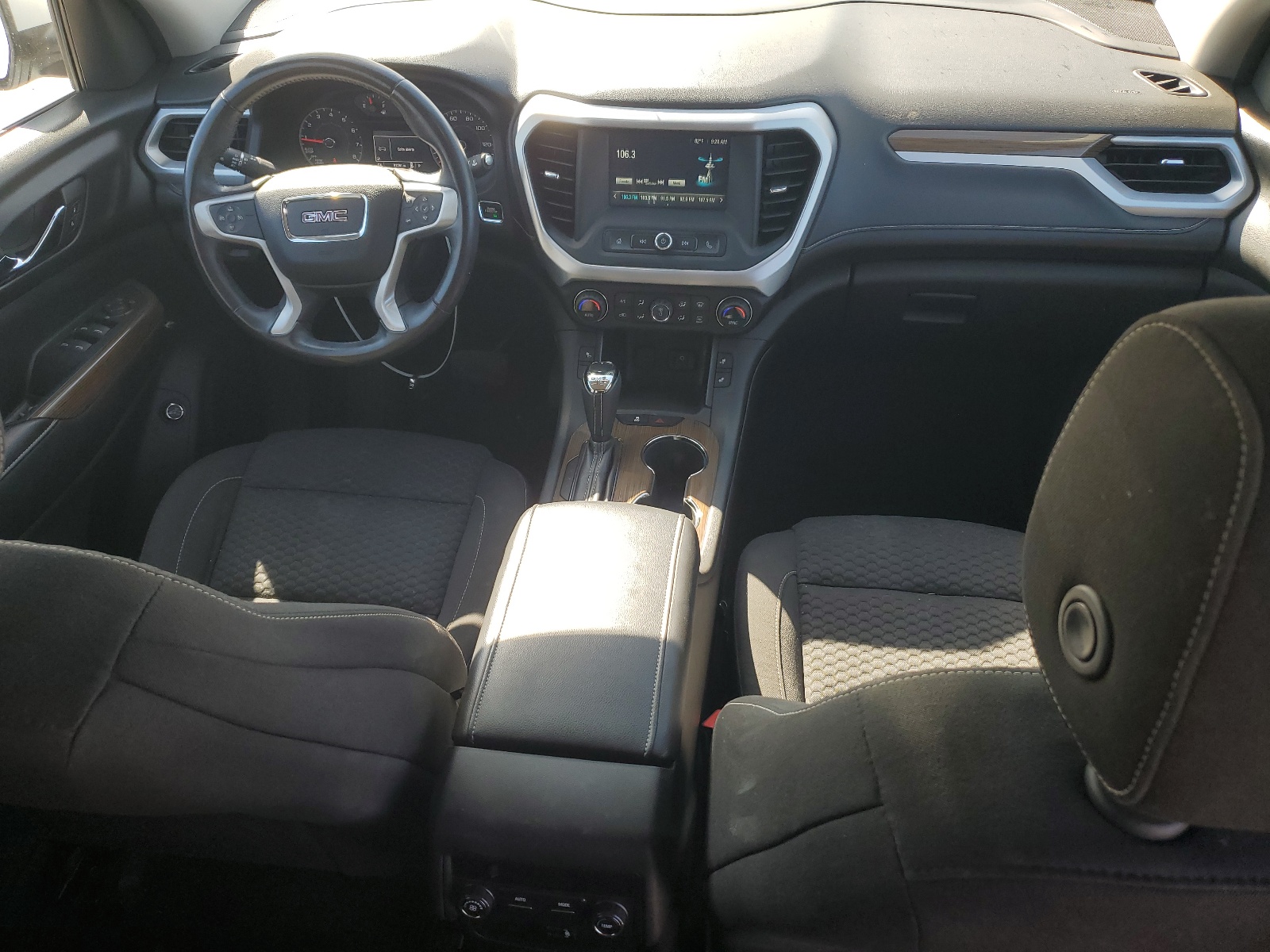 1GKKNLLA8HZ214682 2017 GMC Acadia Sle