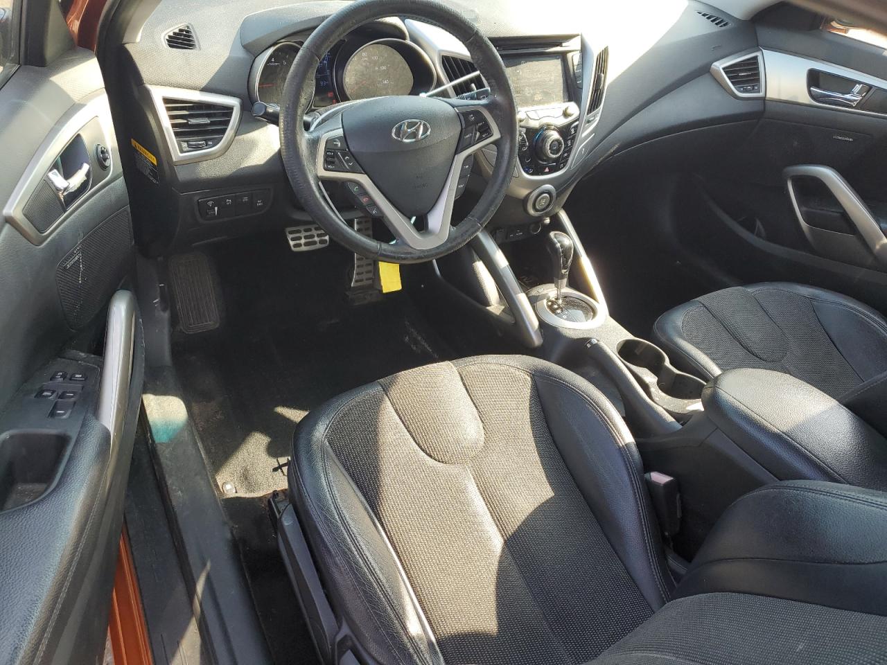 2012 Hyundai Veloster - Image 8