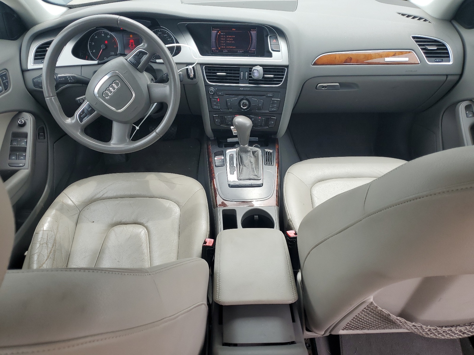 WAUBFAFL6AN027221 2010 Audi A4 Premium