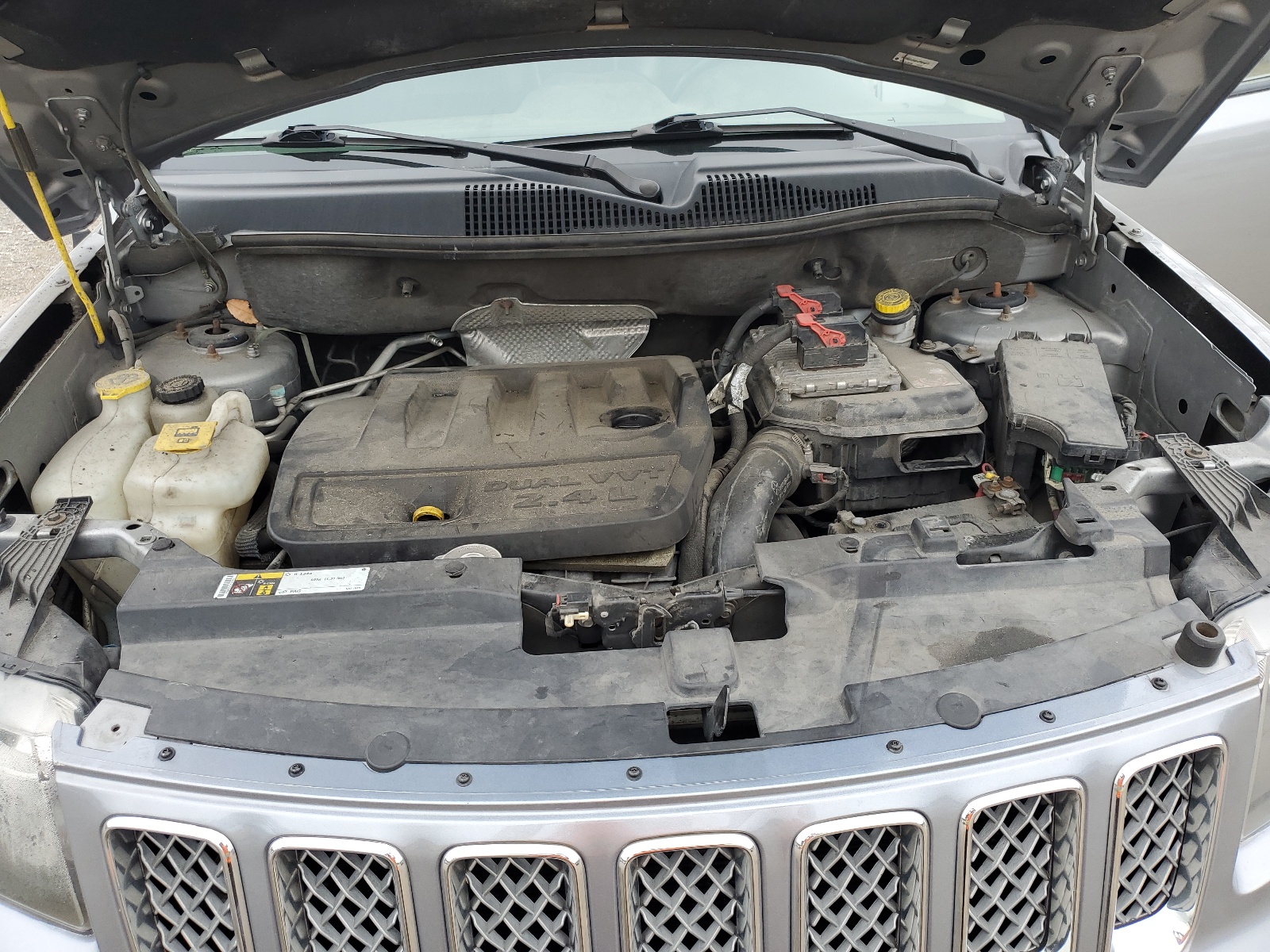 1C4NJDEB4FD176166 2015 Jeep Compass Latitude