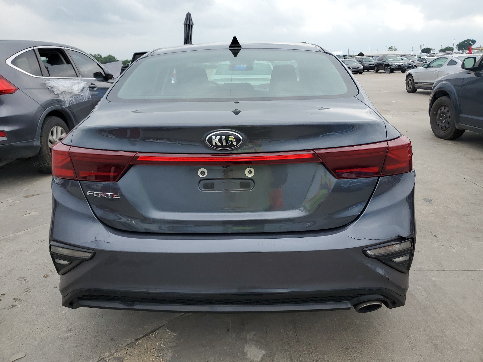 3KPF24AD2KE058117 2019 Kia Forte Fe