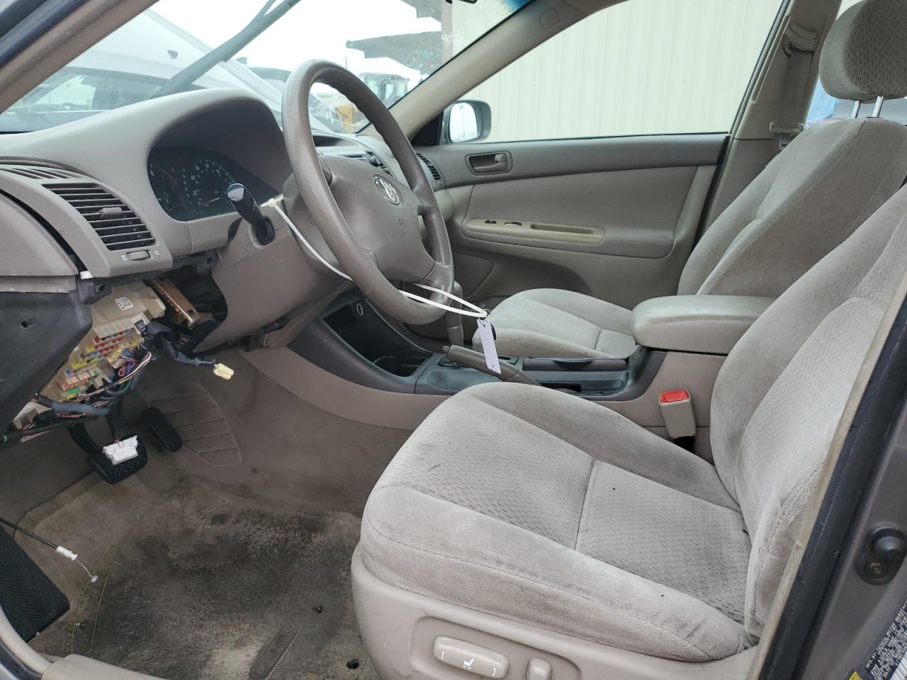 2004 Toyota Camry Le VIN: 4T1BE30K84U841748 Lot: 54556154