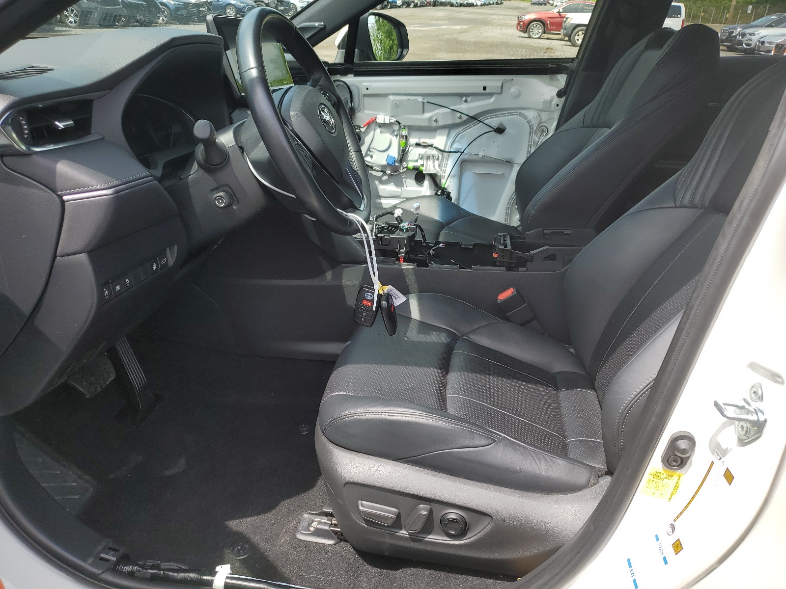 JTEAAAAH9MJ026572 2021 Toyota Venza Le