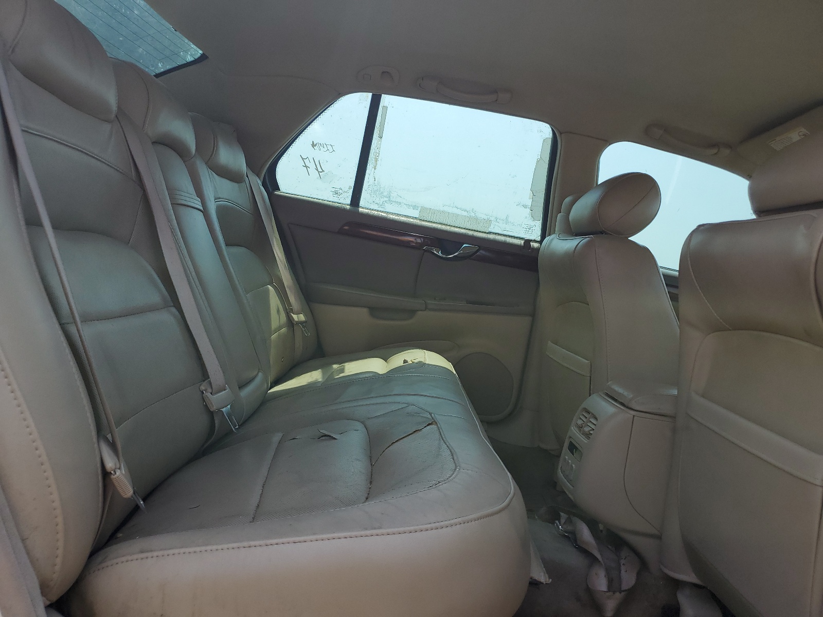 1G6KD54Y05U209185 2005 Cadillac Deville