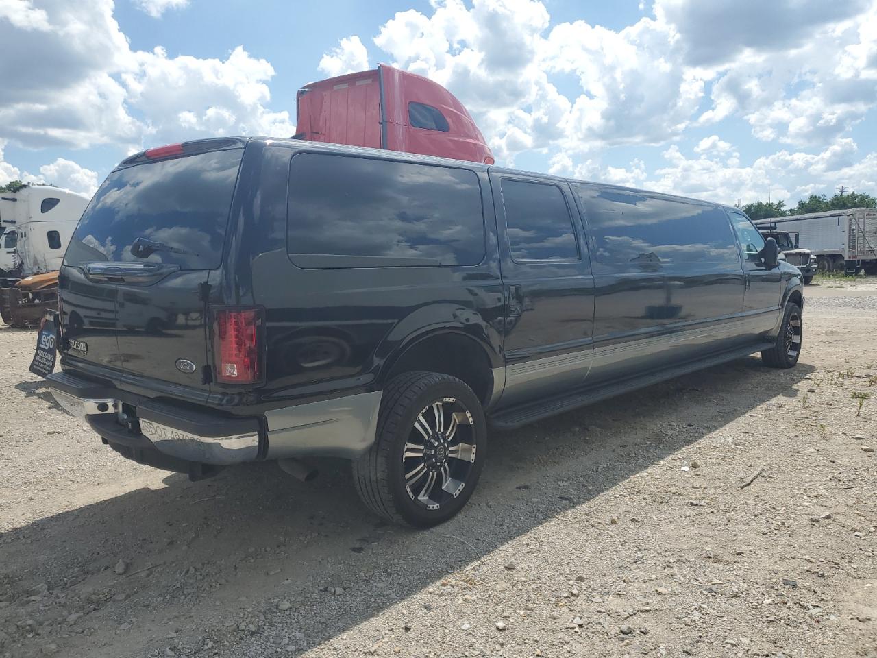 2002 Ford Excursion - Image 3
