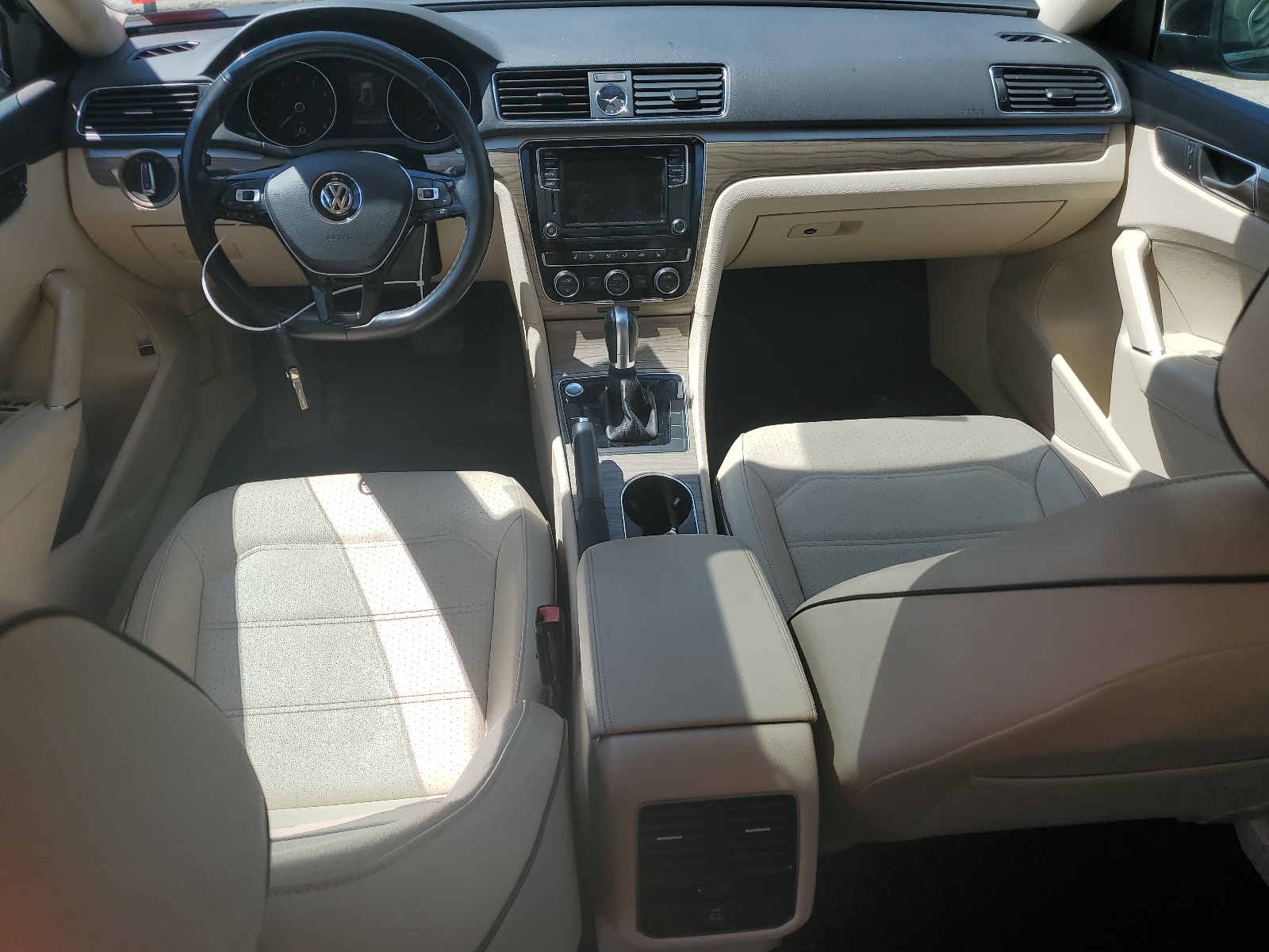 1VWBT7A32HC016936 2017 Volkswagen Passat Se