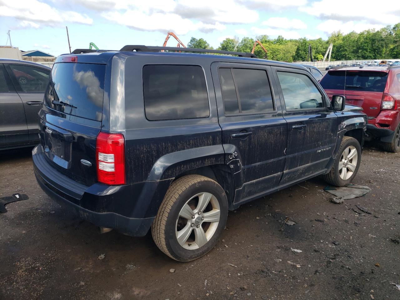 VIN 1C4NJRFB8ED810802 2014 JEEP PATRIOT no.3