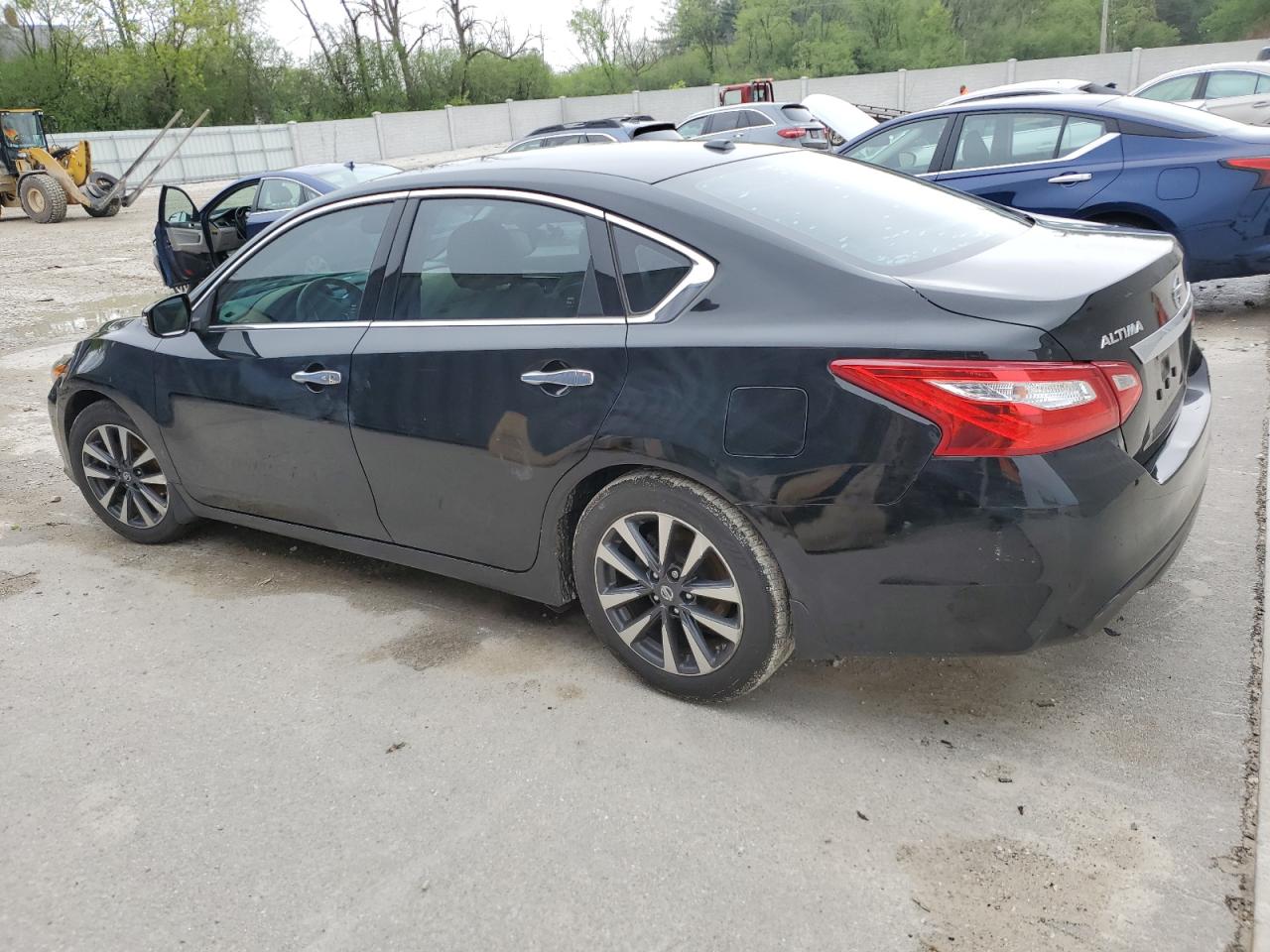 1N4AL3APXGC177016 2016 NISSAN ALTIMA - Image 2