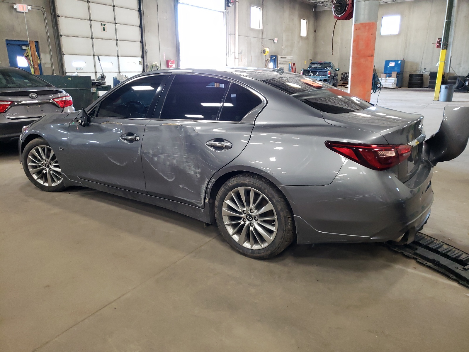 2018 Infiniti Q50 Luxe vin: JN1EV7AP1JM350827