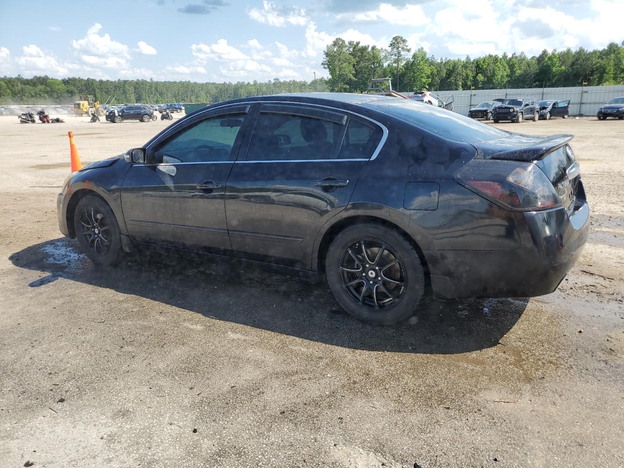 2011 Nissan Altima - Image 2