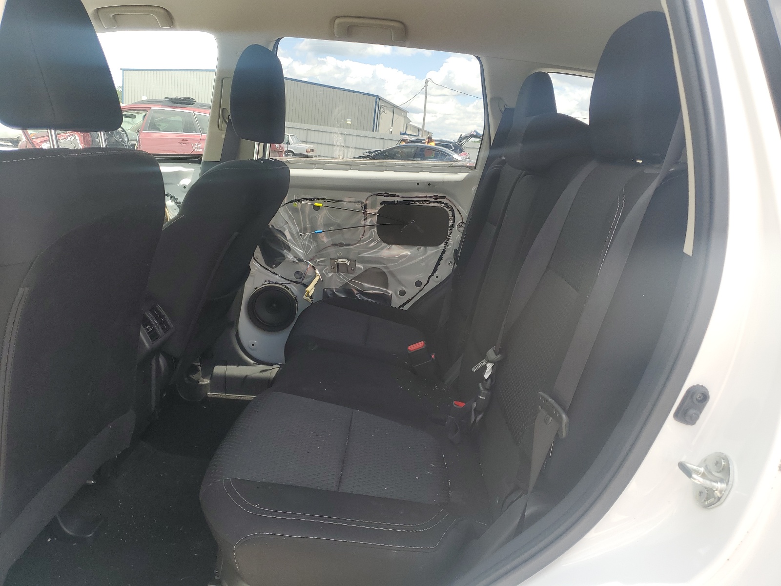 JA4AZ3A35KZ047506 2019 Mitsubishi Outlander Se