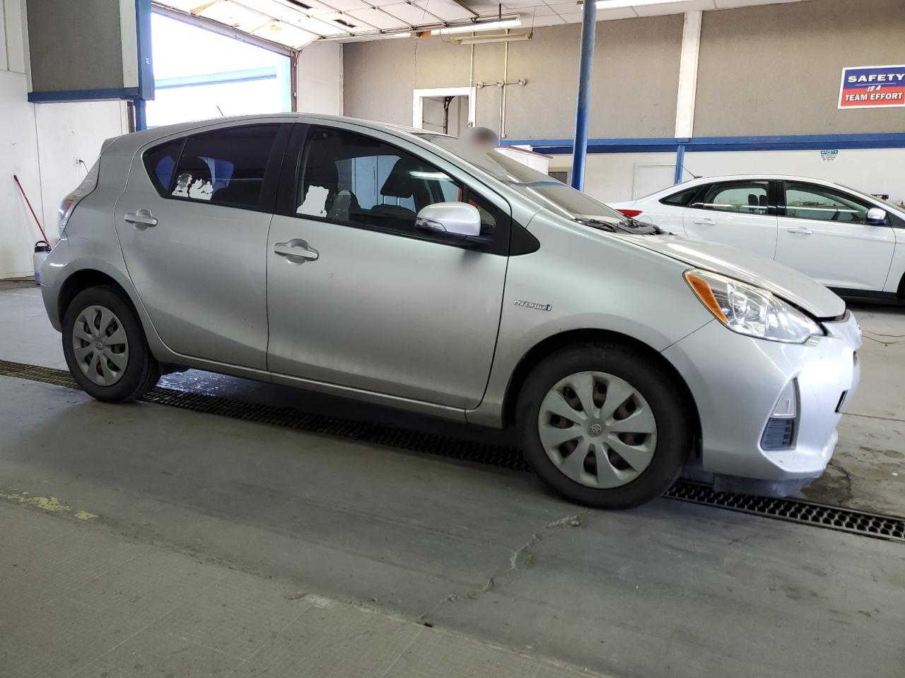 2014 Toyota Prius C vin: JTDKDTB31E1562321